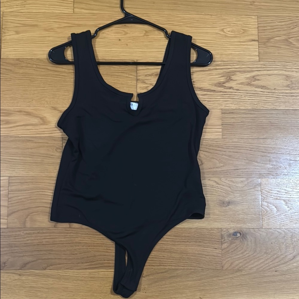 Zenana Outfitters Black Sleeveless Top